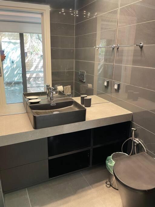 Charming Coastal Retreat Apartment Anavyssos Ngoại thất bức ảnh